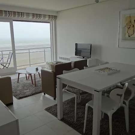 Scorpio Bi 403 With Beautiful Sea Views Nieuwpoort